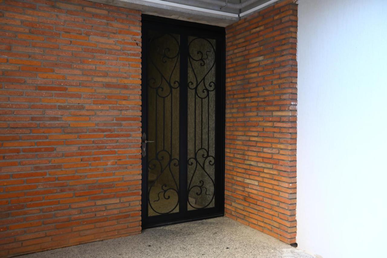 Brick House II Daire Tiflis Dış mekan fotoğraf